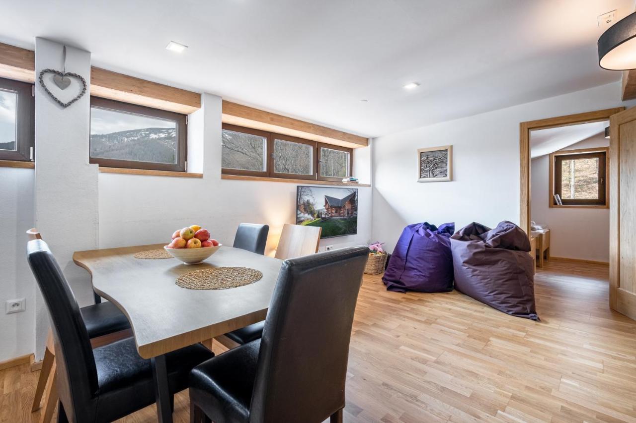 Apartments Srdiecko - Sauna In Smaller Apt - Highest In Central Europe - Fireplace - In The Forest 塔莱 外观 照片